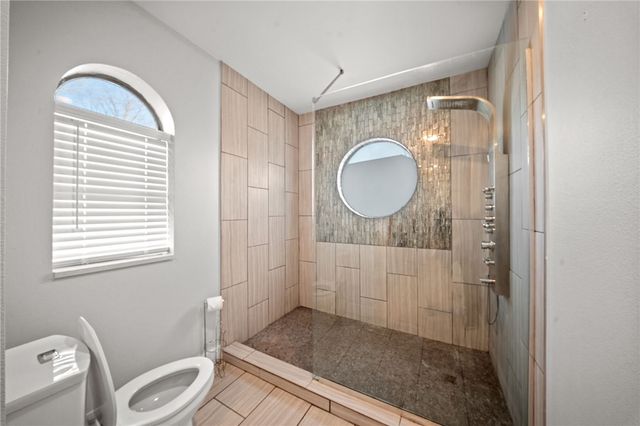 1113 E Walnut Street, Rogers, AR 72756