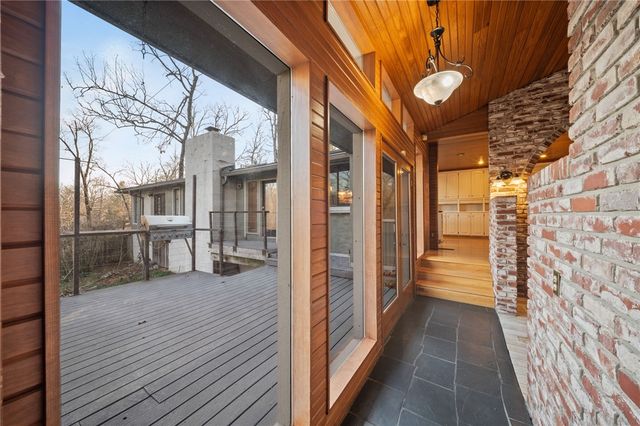 1113 E Walnut Street, Rogers, AR 72756