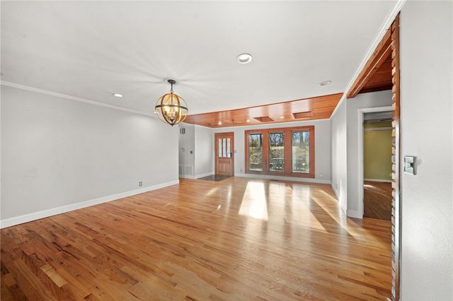 1113 E Walnut Street, Rogers, AR 72756