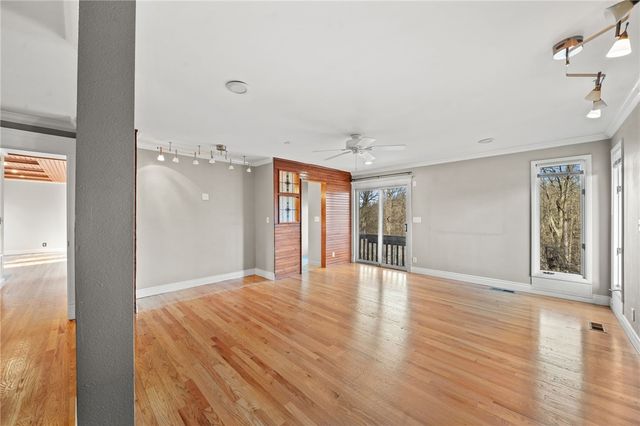 1113 E Walnut Street, Rogers, AR 72756