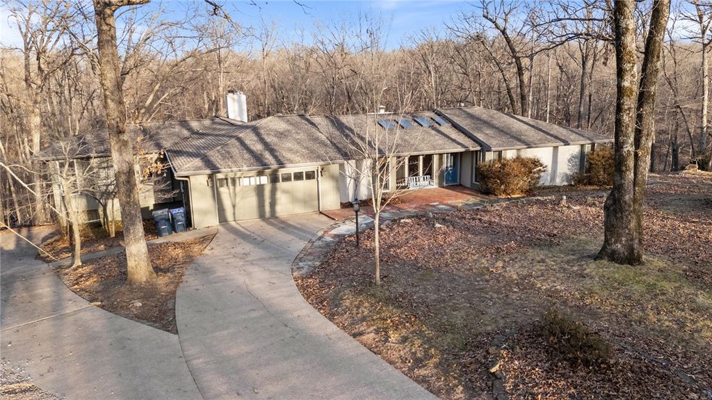 1113 E Walnut Street, Rogers, AR 72756