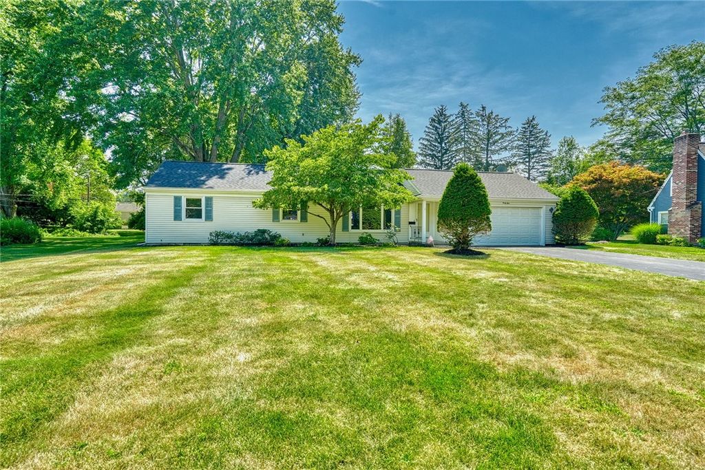44 Duncott Road, Perinton, NY 14450