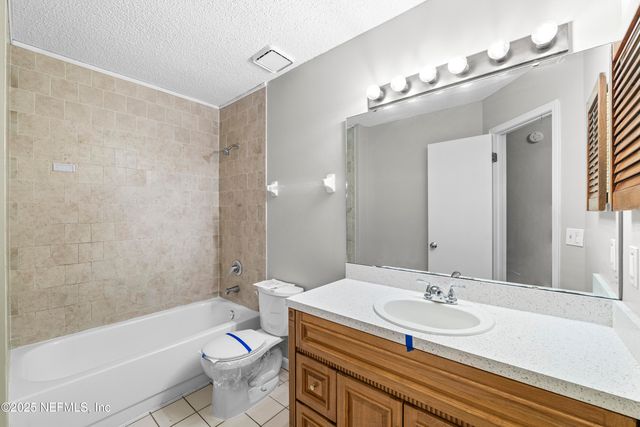 12467 E SWALLOW HAWK Court, Jacksonville, FL 32225