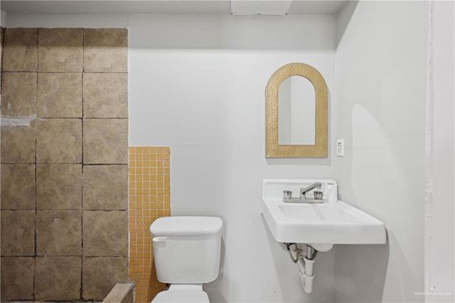 803 S New Mexico Street, Alton, TX 78573