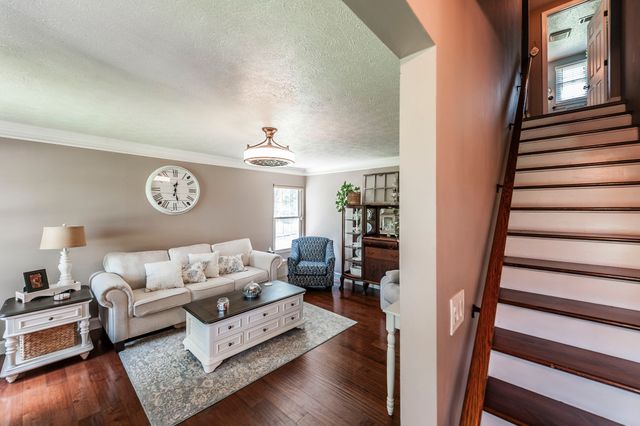 1511 Long Hollow Pike, Gallatin, TN 37066