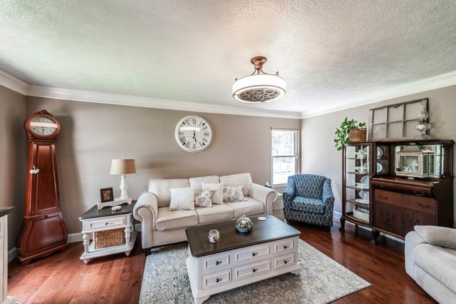 1511 Long Hollow Pike, Gallatin, TN 37066