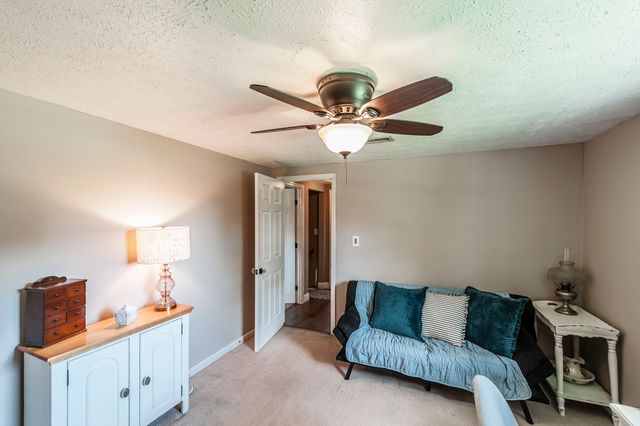 1511 Long Hollow Pike, Gallatin, TN 37066
