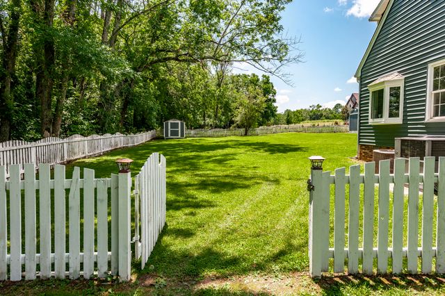 1511 Long Hollow Pike, Gallatin, TN 37066