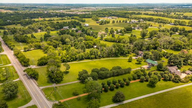 1511 Long Hollow Pike, Gallatin, TN 37066