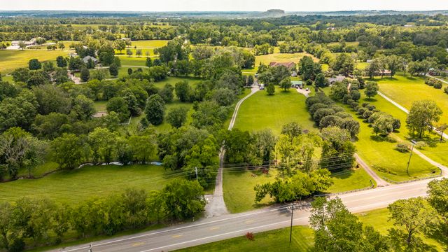 1511 Long Hollow Pike, Gallatin, TN 37066
