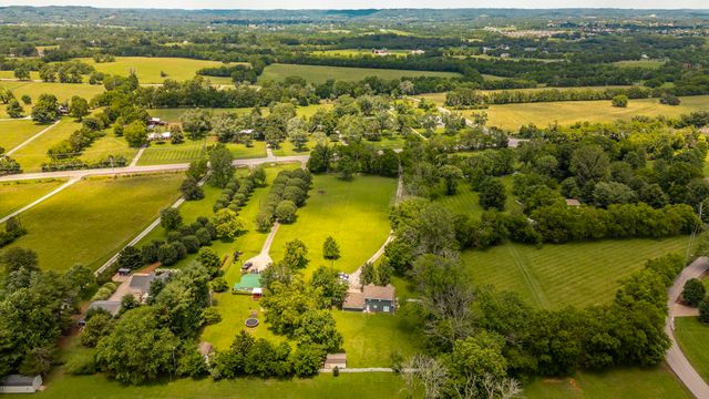 1511 Long Hollow Pike, Gallatin, TN 37066