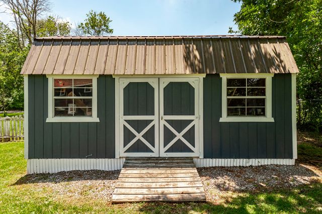 1511 Long Hollow Pike, Gallatin, TN 37066
