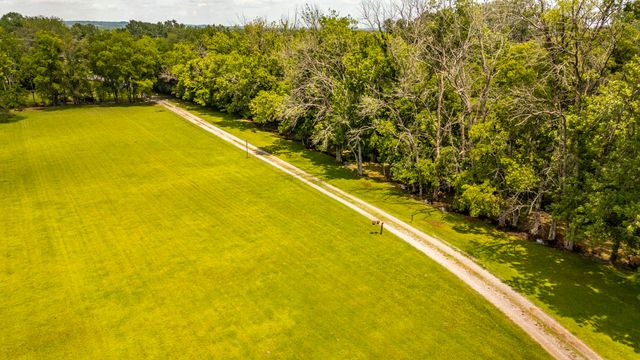 1511 Long Hollow Pike, Gallatin, TN 37066
