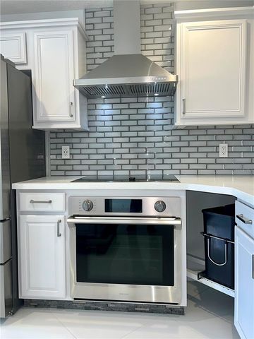 1242 N FAIRWAY DRIVE, Apopka, FL 32712