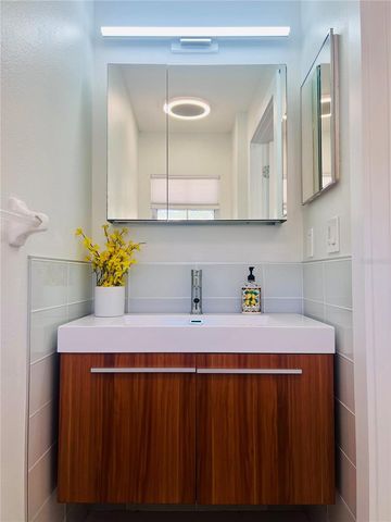 1242 N FAIRWAY DRIVE, Apopka, FL 32712