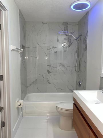 1242 N FAIRWAY DRIVE, Apopka, FL 32712