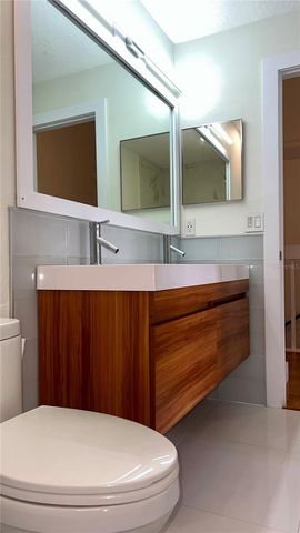 1242 N FAIRWAY DRIVE, Apopka, FL 32712