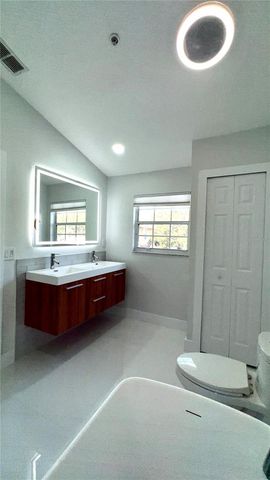 1242 N FAIRWAY DRIVE, Apopka, FL 32712