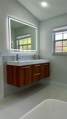 1242 N FAIRWAY DRIVE, Apopka, FL 32712