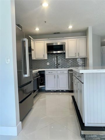 1242 N FAIRWAY DRIVE, Apopka, FL 32712