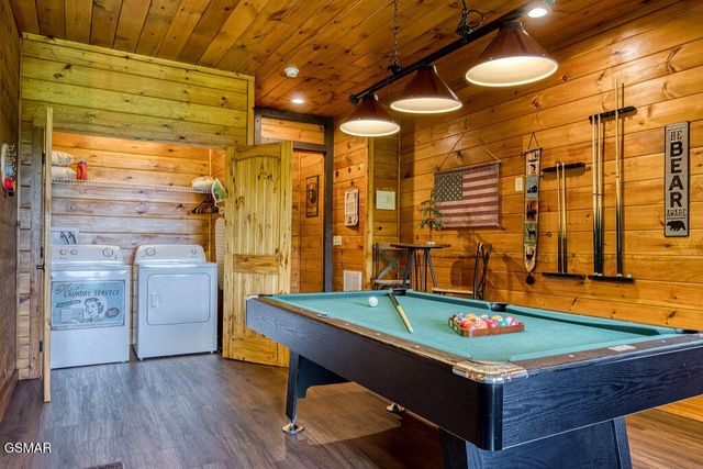 827 Kings Way, Gatlinburg, TN 37738
