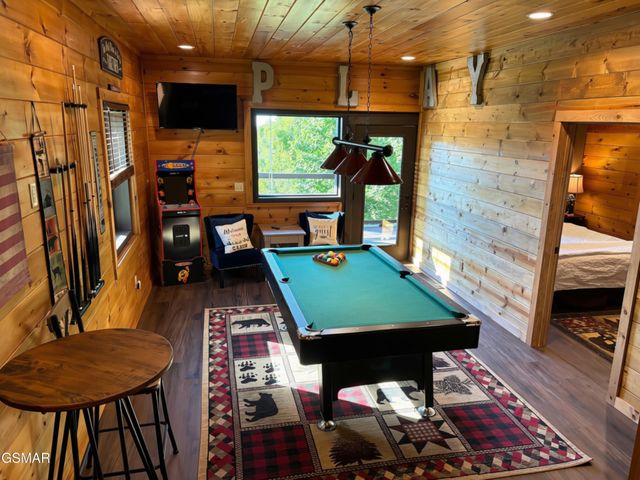 827 Kings Way, Gatlinburg, TN 37738