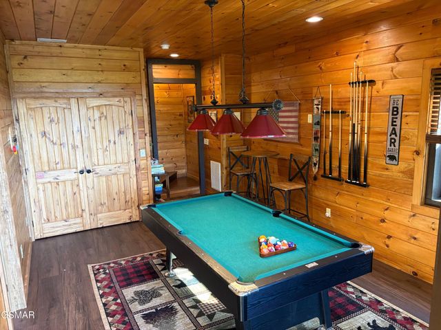 827 Kings Way, Gatlinburg, TN 37738