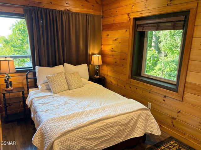 827 Kings Way, Gatlinburg, TN 37738