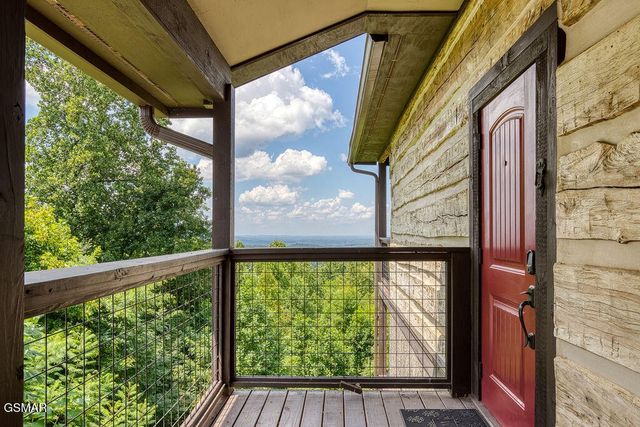 827 Kings Way, Gatlinburg, TN 37738