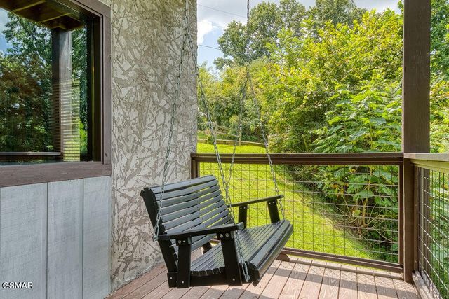 827 Kings Way, Gatlinburg, TN 37738