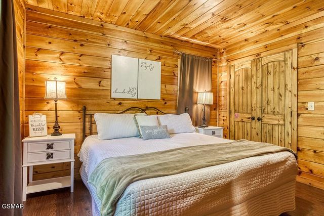 827 Kings Way, Gatlinburg, TN 37738