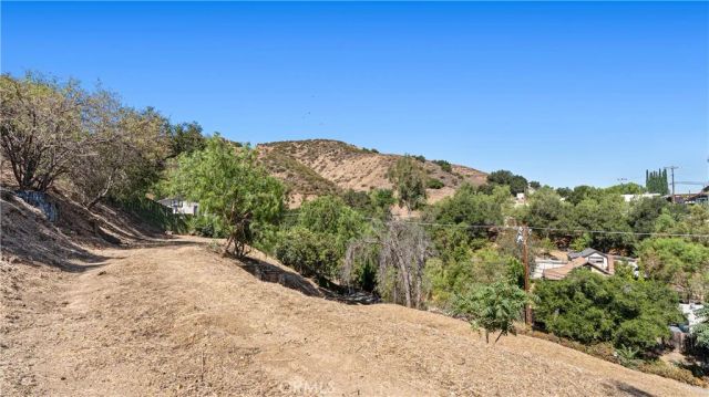 1194 Black Canyon, Simi Valley, CA 93063
