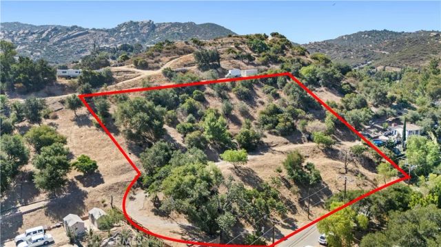 1194 Black Canyon, Simi Valley, CA 93063
