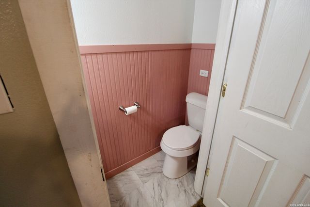 19231 Benton, Lytle, TX 78052