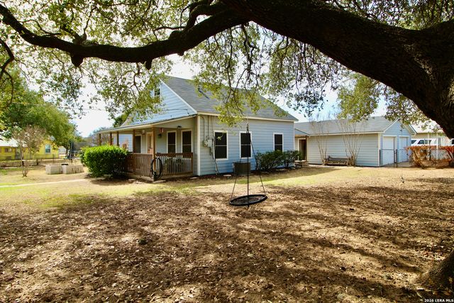 19231 Benton, Lytle, TX 78052