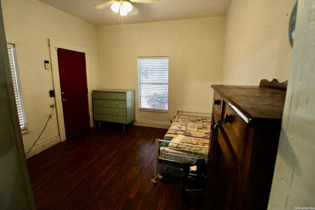 19231 Benton, Lytle, TX 78052