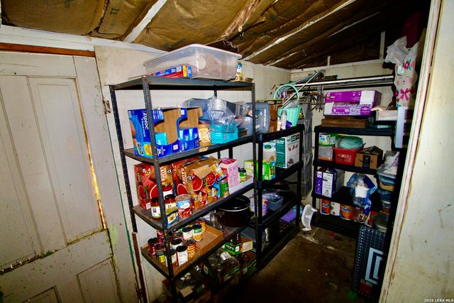 19231 Benton, Lytle, TX 78052