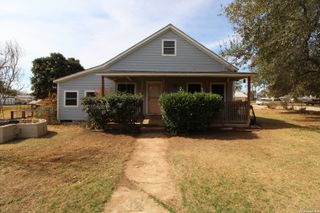 19231 Benton, Lytle, TX 78052
