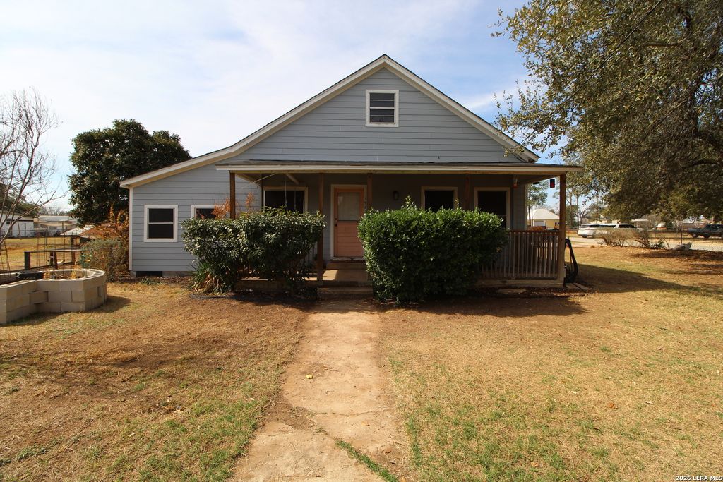 19231 Benton, Lytle, TX 78052