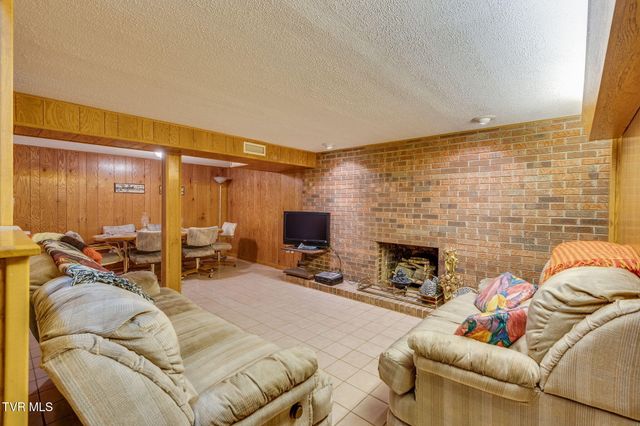 801 Mimosa Drive, Kingsport, TN 37660