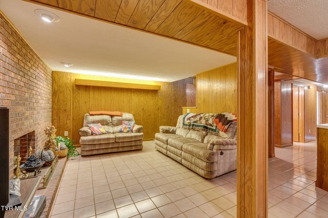 801 Mimosa Drive, Kingsport, TN 37660