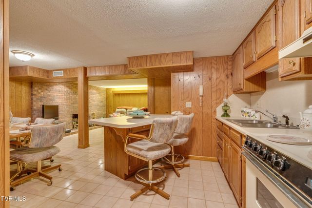 801 Mimosa Drive, Kingsport, TN 37660