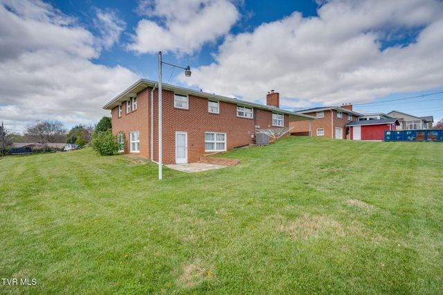 801 Mimosa Drive, Kingsport, TN 37660