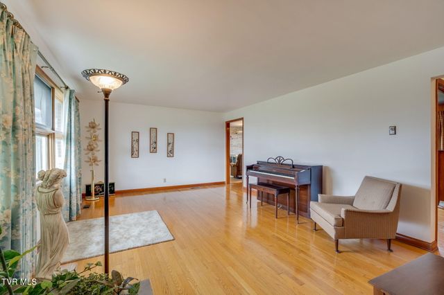 801 Mimosa Drive, Kingsport, TN 37660