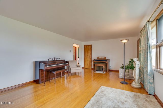 801 Mimosa Drive, Kingsport, TN 37660