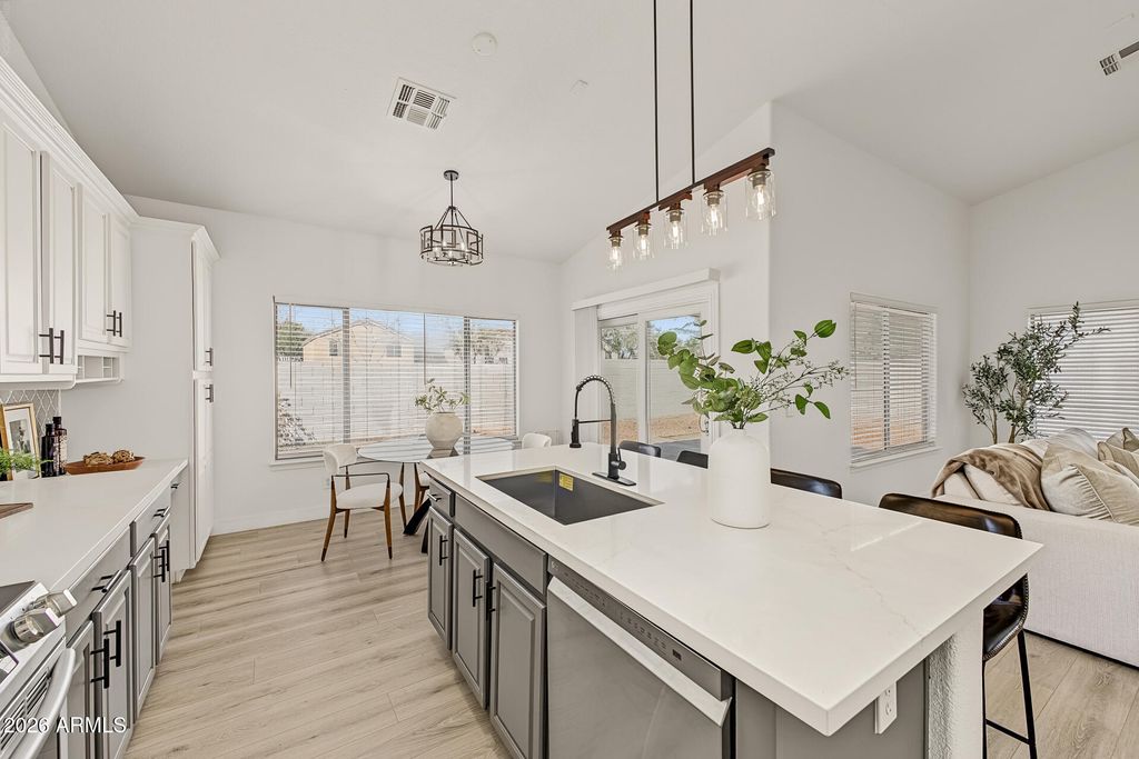 10416 E EDGEWOOD Avenue, Mesa, AZ 85208 — photo 4