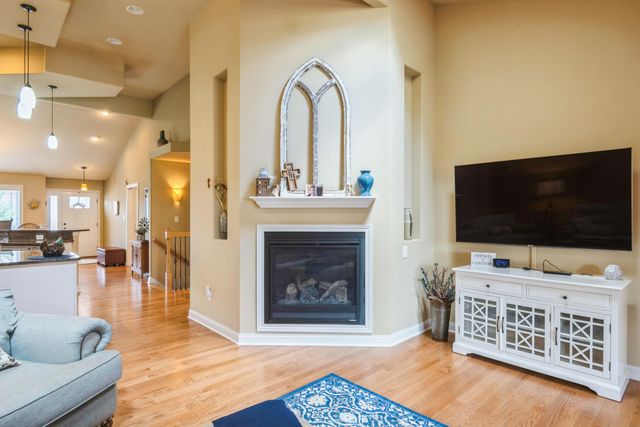 10689 Arbor Lane, St. John, IN 46373