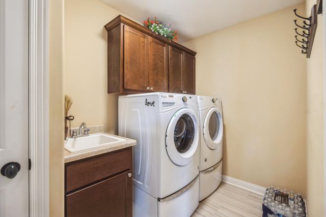 10689 Arbor Lane, St. John, IN 46373