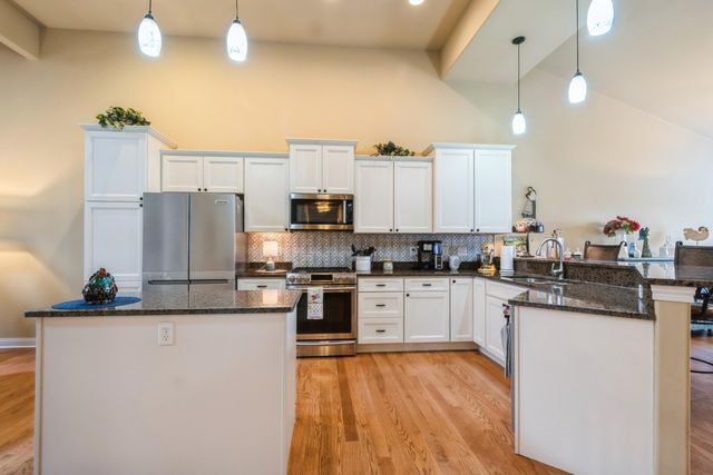 10689 Arbor Lane, St. John, IN 46373