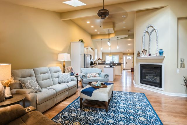 10689 Arbor Lane, St. John, IN 46373